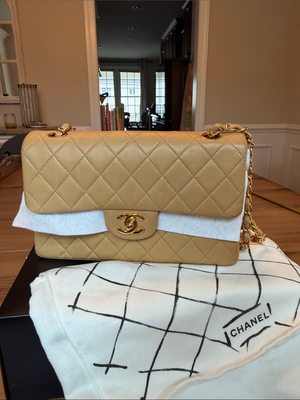 CHANEL Small Classic Vintage Double Flap Beige Quilted Lambskin with Gold Plated - Picture 3 of 16